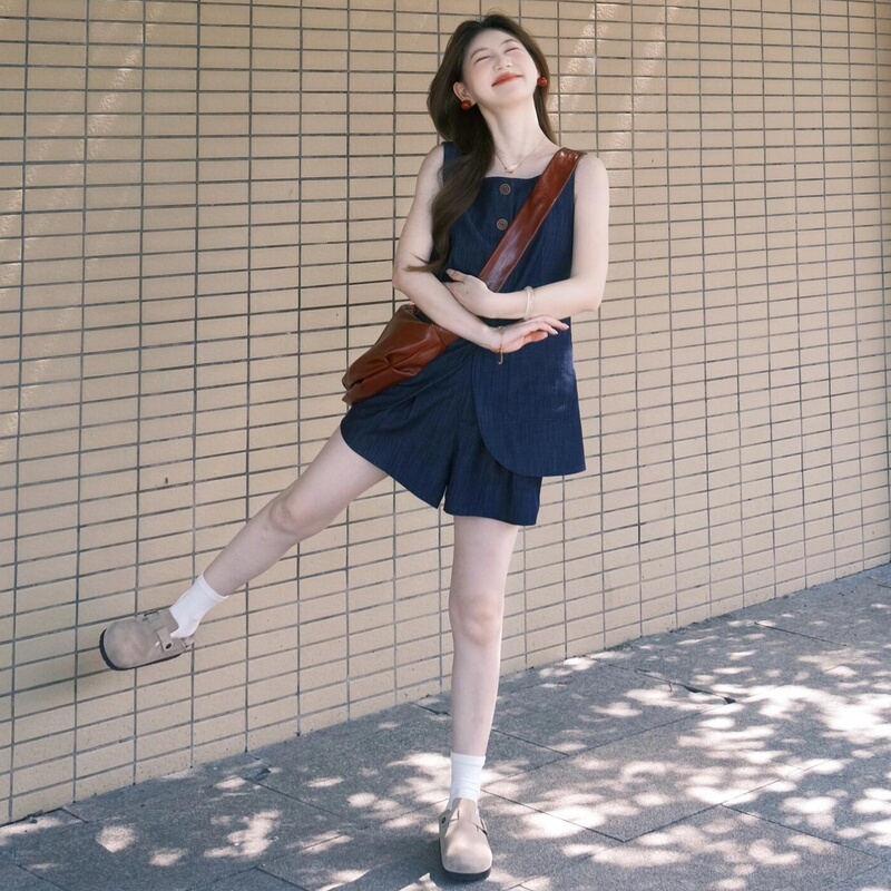 Elegant Retro Casual Sportswear Suit for Women in Summer, Imitation Denim Sleeveless Vest, Vest, Draped Shorts, Two-Piece Set