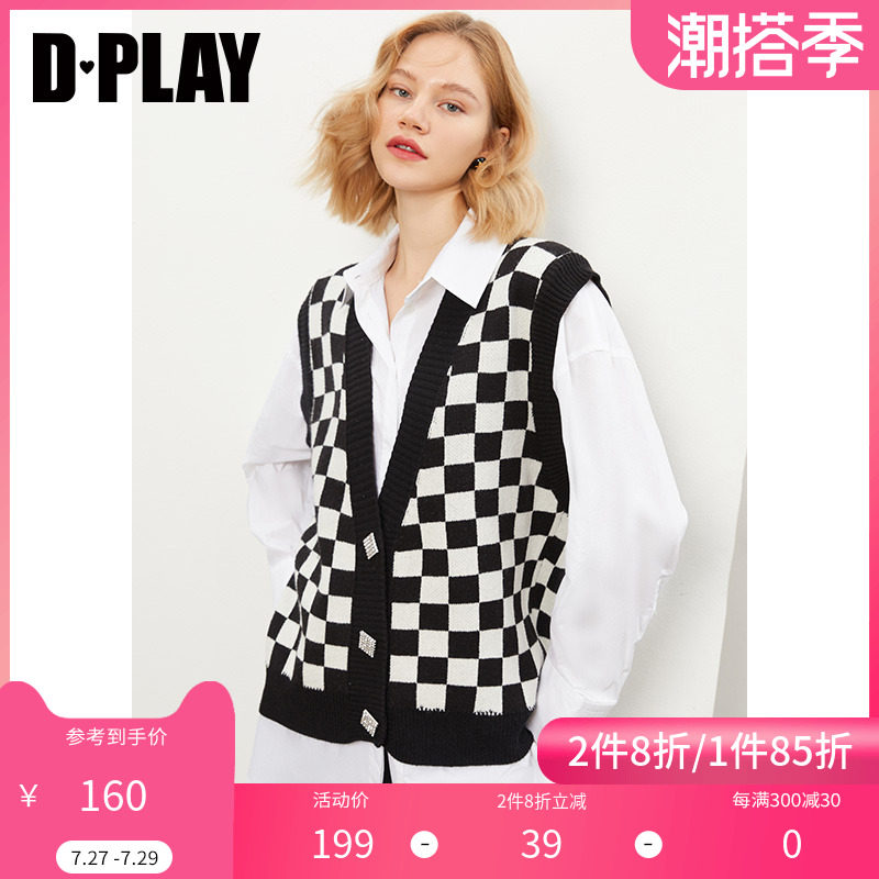 DPLAY2022 Years Summer New Ins Wind Black & White Collision CHECKERBOARD Knitted Cardiolor button to decorate the Machia