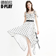 DPLAY2018 mùa hè mới Châu Âu và Mỹ trắng năm cánh sao in không thường xuyên stomacher strap dress