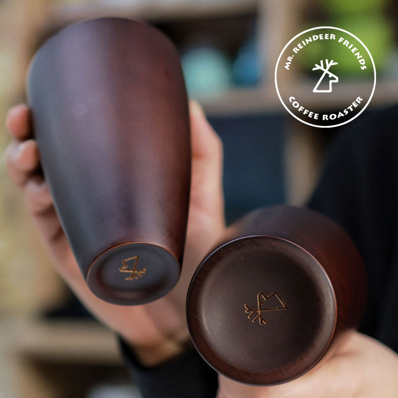 Friends of the old deer customize the wooden handmade cedar wood coffee batter to pick up the powder cup