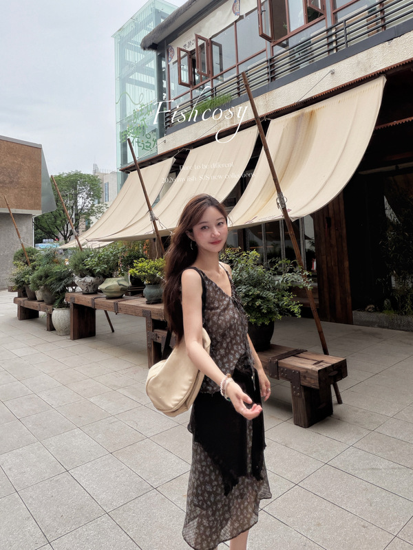 Korean New Product, Breathable Gauze-Like Fabric, Retro Paisley Pattern, Cool Little Camisole + Skirt, Casual Set Korean New Product, Breathable Gauze-Like Fabric, Retro Paisley Pattern, Cool Little Camisole + Skirt, Casual Set