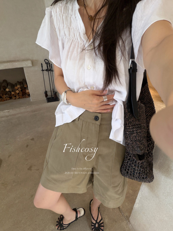 Korean New Style Washed Cotton 4-Inch Casual Shorts, Stylish Wide-Leg Design, Elastic Waist, Structured Fabric Korean New Style Washed Cotton 4-Inch Casual Shorts, Stylish Wide-Leg Design, Elastic Waist, Structured Fabric