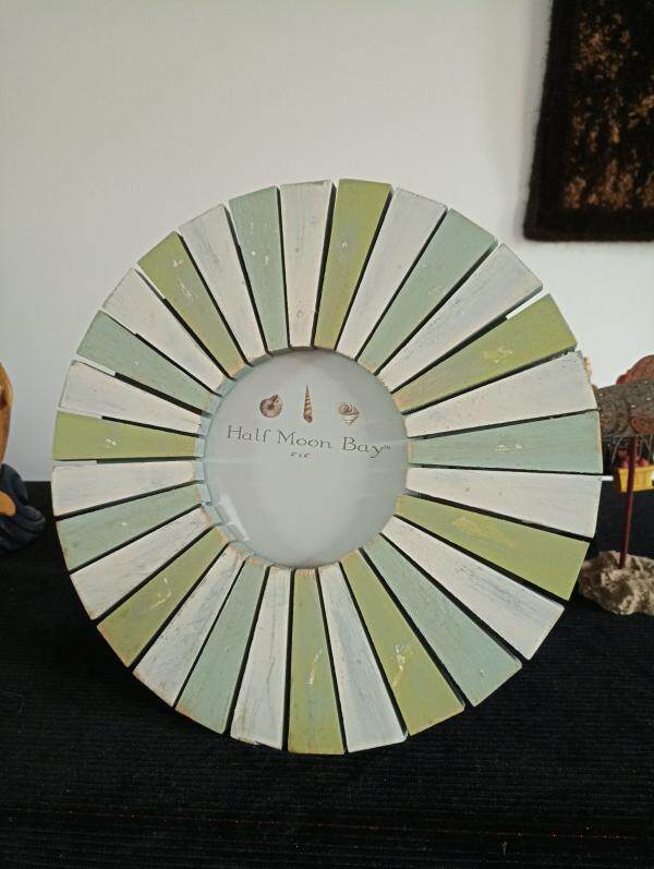 Foreign Trade Outlet Mediterranean American Countryside Style Solid Wood Grinding Old Round Gear Photo Frame Half-moon Bend