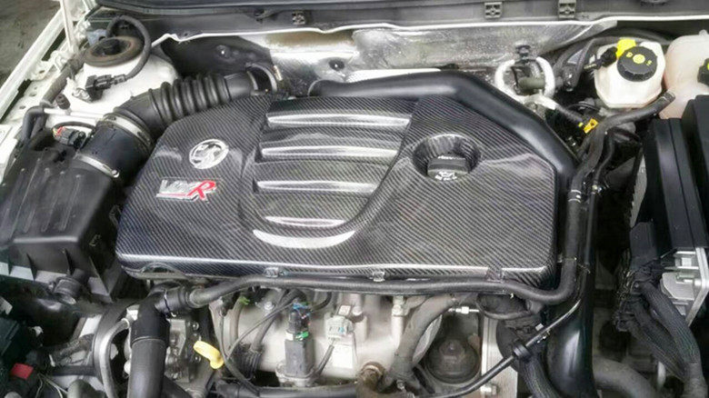 Buick Regal GS carbon fiber engine compartment cover Buick Regal GS modified carbon fiber engine compartment cover