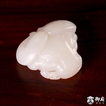 Xinjiang hotan jade sprinkled gold skin white jade seed jade pendant bullish 16.1g natural pendant pendant