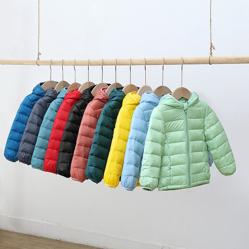In winter 2019, children's candy feather clothes in small children's feather jacket