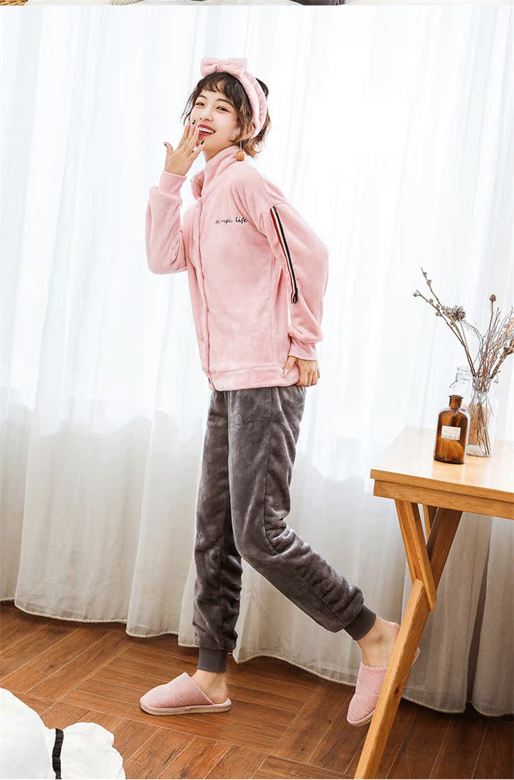 Flannel dài tay dịch vụ gia đình phù hợp với mùa thu và mùa đông dày ấm áp nam và nữ đồ ngủ đôi có thể được mặc bên ngoài bộ đồ mặc nhà phong cách Hàn Quốc