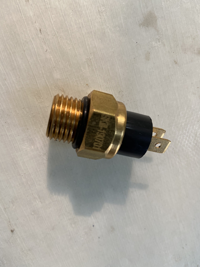 Zongshen motorcycle tricycle accessories water-cooled engine water tank fan temperature sensor radiator temperature control switch