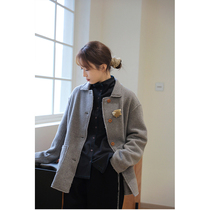 An old original with winter style light grey alpaca wool over soft glutinous wool over and over with an easy warm and intimacy jacket 5440