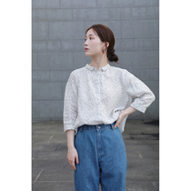 An old original with late summer and early autumn in pure linen plain and small crushed flowers in a single row button loose and small shirt 4585