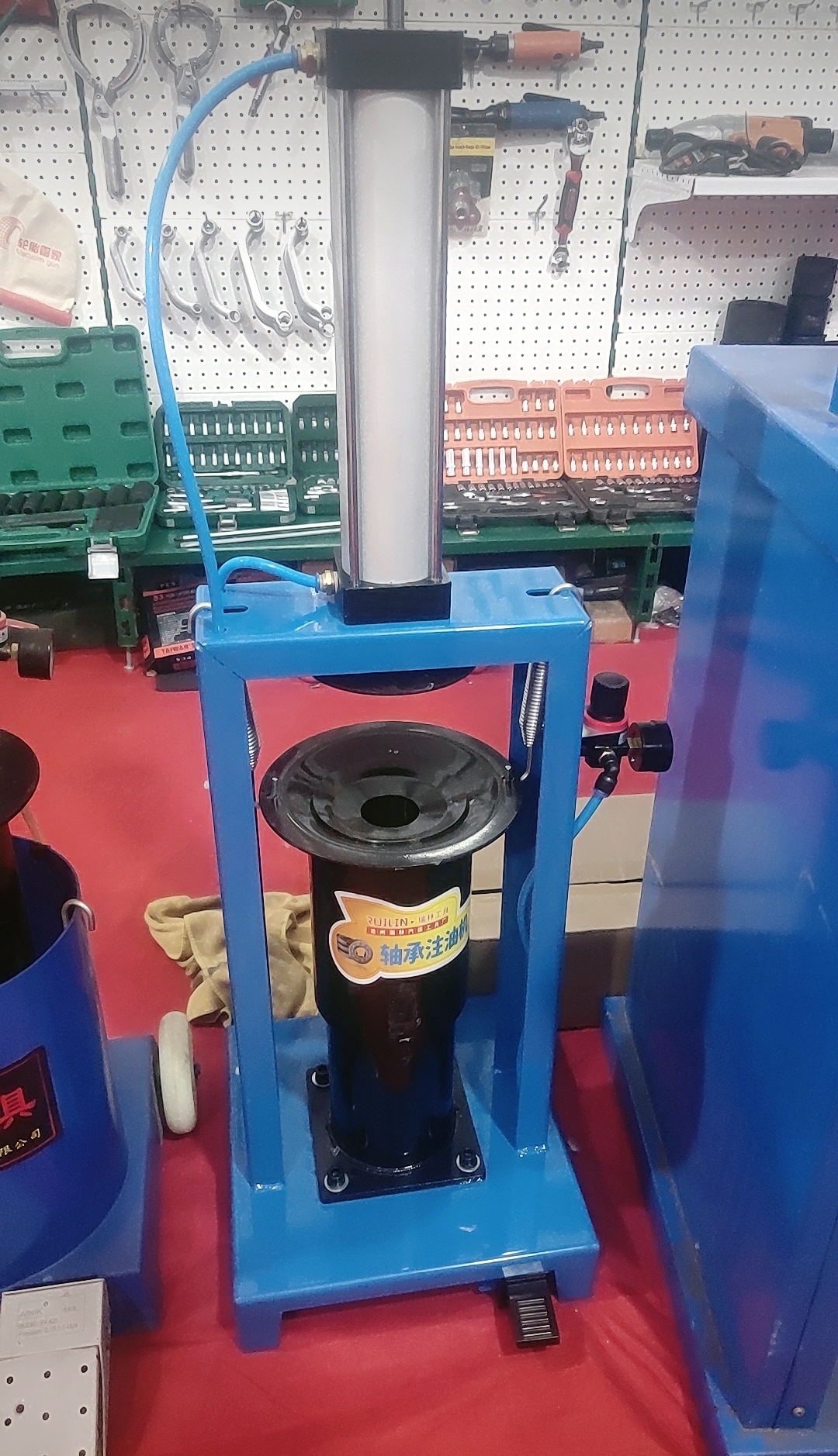 Pneumatic bearing oiler size bearing lubricating oil butter filler butter oiler bearing cleaning machine