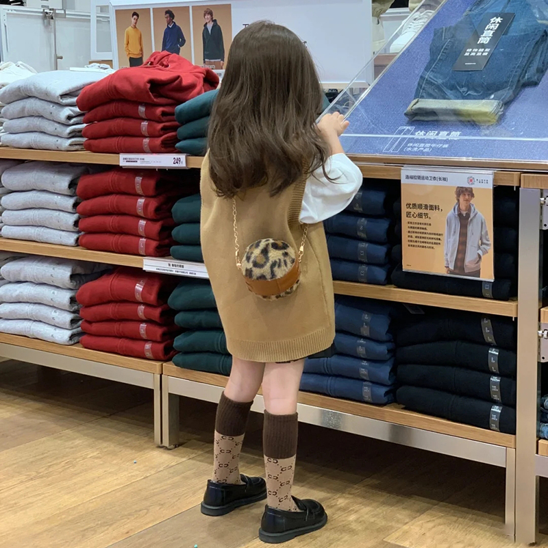 New Spring and Autumn College Style Girls Sleeveless Knitted Vest Layered Sweater Vest Loose Top Bottoming Shirt Skirt