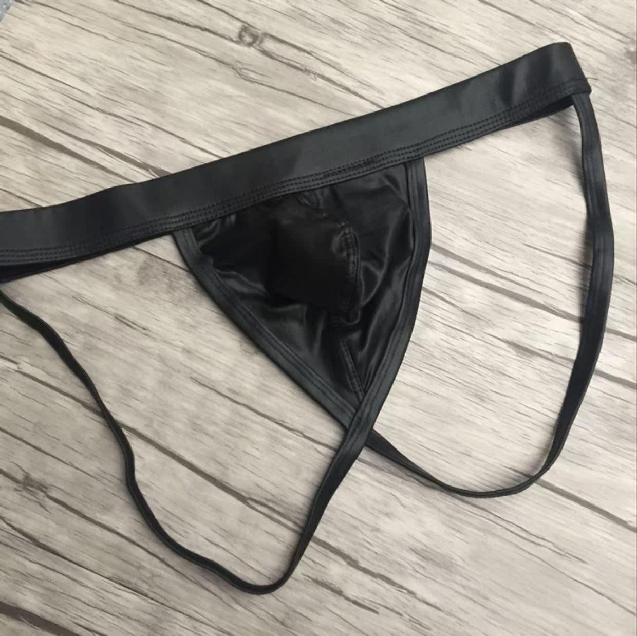 2 cái Quần nam Thongs Faux Leather Hông Quần lót đôi Eo thấp Quần lót gợi cảm Quần nam Thongs T quần lót su