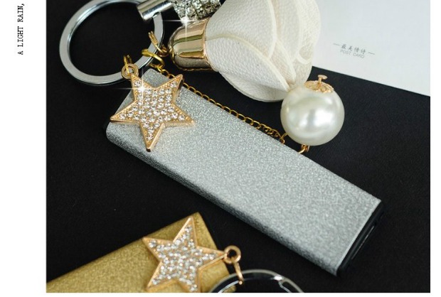 Sạc USB nhẹ Lady dễ thương sáng tạo cá tính chống gió câm thuốc lá nhẹ hơn móc chìa khóa kim cương các loại bật lửa
