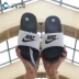 Kuike NIKE chữ màu đen và trắng Ninja nam và nữ dép thể thao 819717-010-100 343880-090 dép đi trong nhà mùa đông Dép thể thao