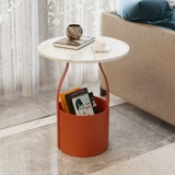 Северная рок -доска диван, несколько минималистских рогов, несколько легких роскошных творческих углах углами, круглый журнальный столик, столик мини -мини -