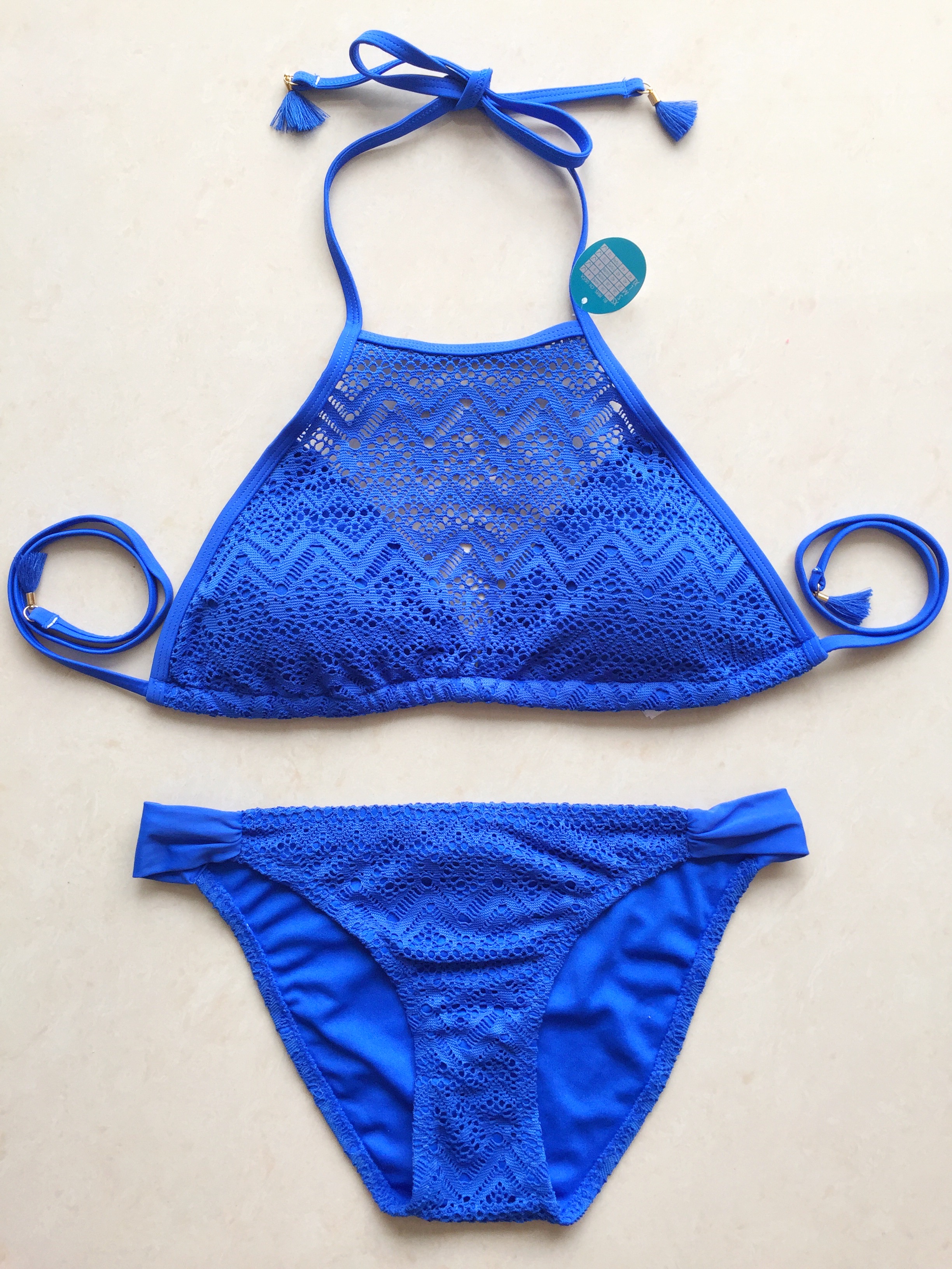 Thương hiệu Anh đơn ren phối đồ openwork cổ cao vest ren gợi cảm bikini châu Âu và Mỹ váy tắm biển