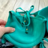 Элегантная стальная поддержка лотоса собралась на больших грудях Треугольная бикини бикини бикини бикини бикини