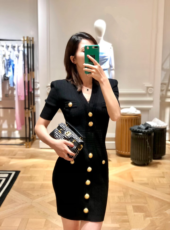 High-End Balmain Gina 2026 Summer New Fashion Solid Color Short-Sleeve V-Neck Short Dress Versatile Slim-Fit Dress High-End Balmain Gina 2026 Summer New Fashion Solid Color Short-Sleeve V-Neck Short Dress Versatile Slim-Fit Dress