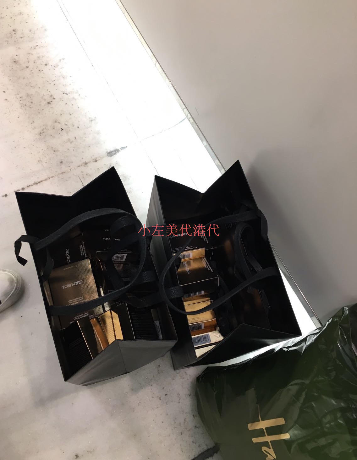 Anh mua Tom Ford TF Tom Ford Dán bóng cao bóng ánh sáng sửa chữa viên nang kết hợp tấm bắt sáng becca