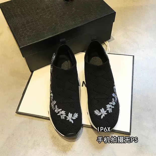 Châu Âu 2018 xuân mới nền tảng cao tầng giày nữ thời trang thêu dệt giày đế thấp