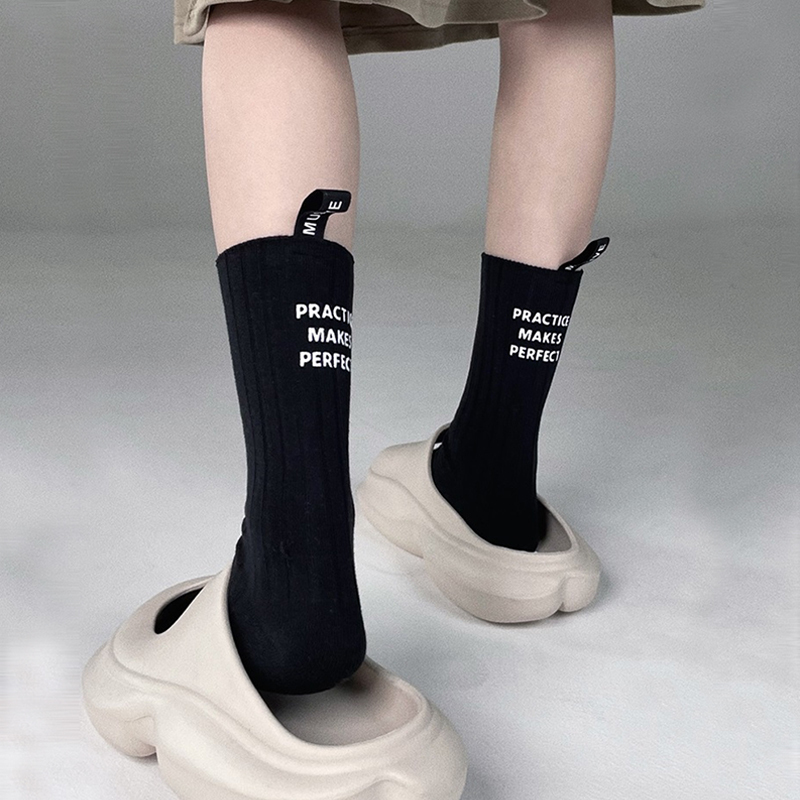 3 Pairs of Trendy Brand Socks with Unique Design and Lettering on the Heel, Unisex Couple Mid-Calf Socks ins Trendy Internet Celebrity Cotton Socks