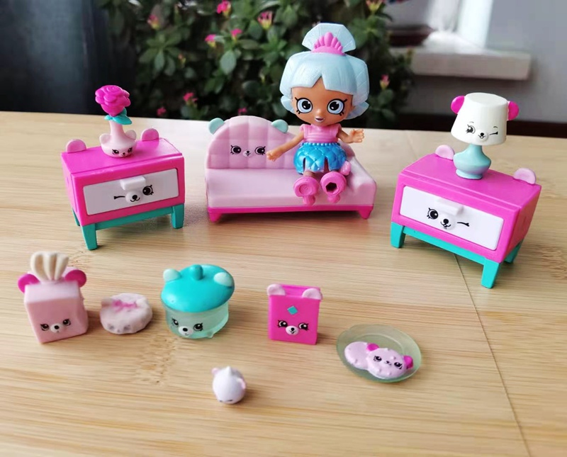 12#Clearance lovely spirit doll Pets furniture scene Ornaments Play the family Toys buy Five give One