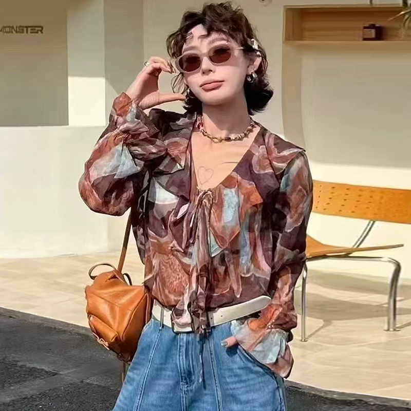 Retro Style Ruffled V-Neck Printed Chiffon Shirt for Women 2026 Summer Lace-Up Long-Sleeved Sun Protection Shirt Hong Kong Style Top
