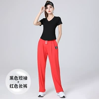 Черная футболка, штаны, короткий рукав