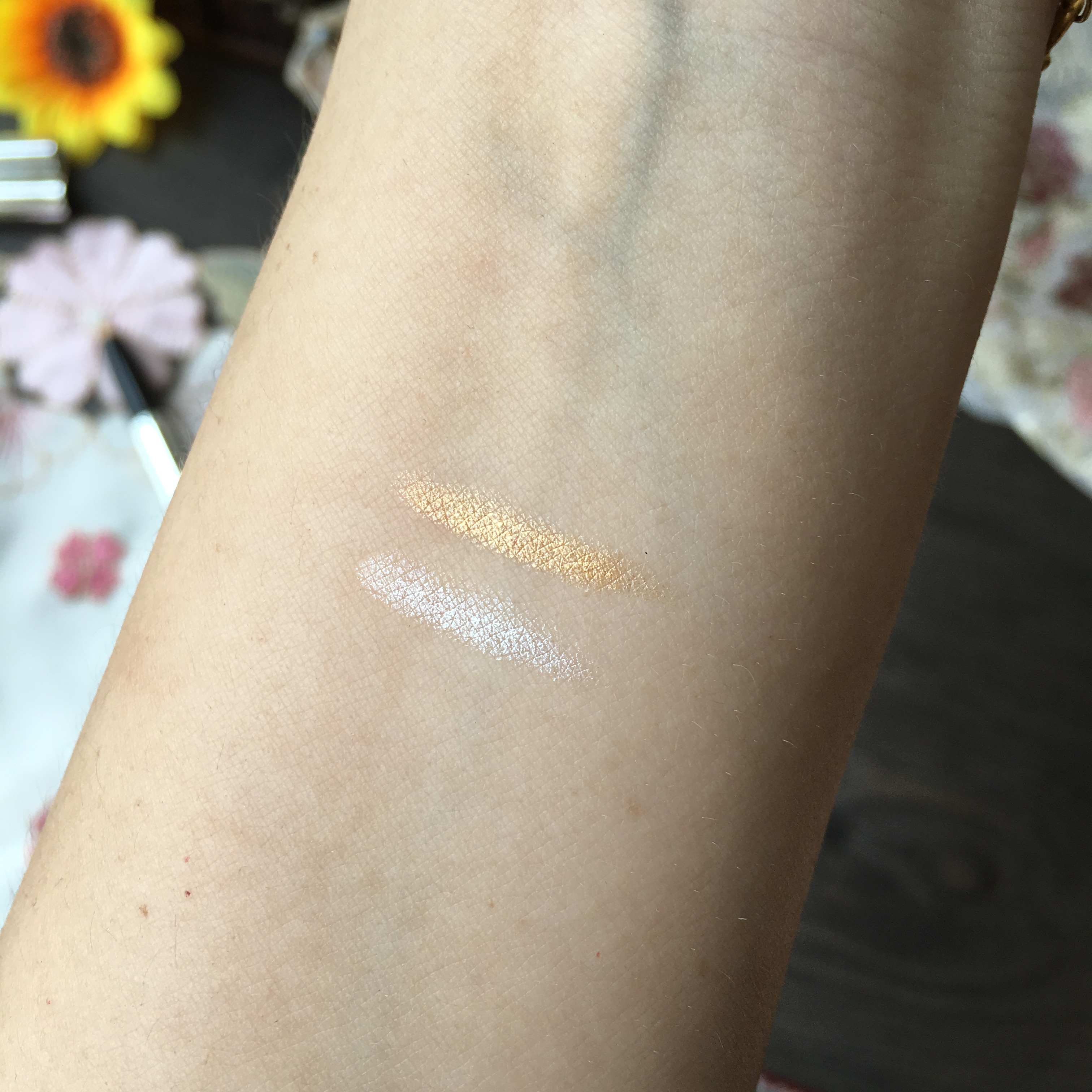 Một cảnh tượng hiếm có! JIT * NA ánh sáng ngọc trai trắng tự động xoay ngang tằm bút kẻ mắt ánh sáng cao bút sáng bút - Bút kẻ mắt chì kẻ mắt nước