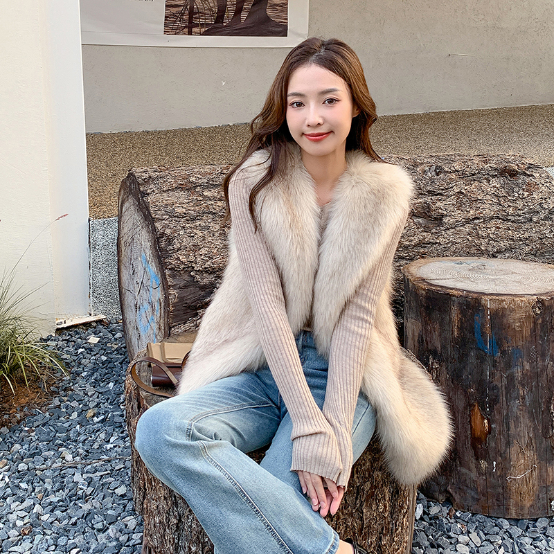 Fur Vest Women's Mid-Length Thickeneded Fur Outwear, Fashionable and Young Style, Classy Environmentally Friendly Fox Fur Vest, Slimming Look
