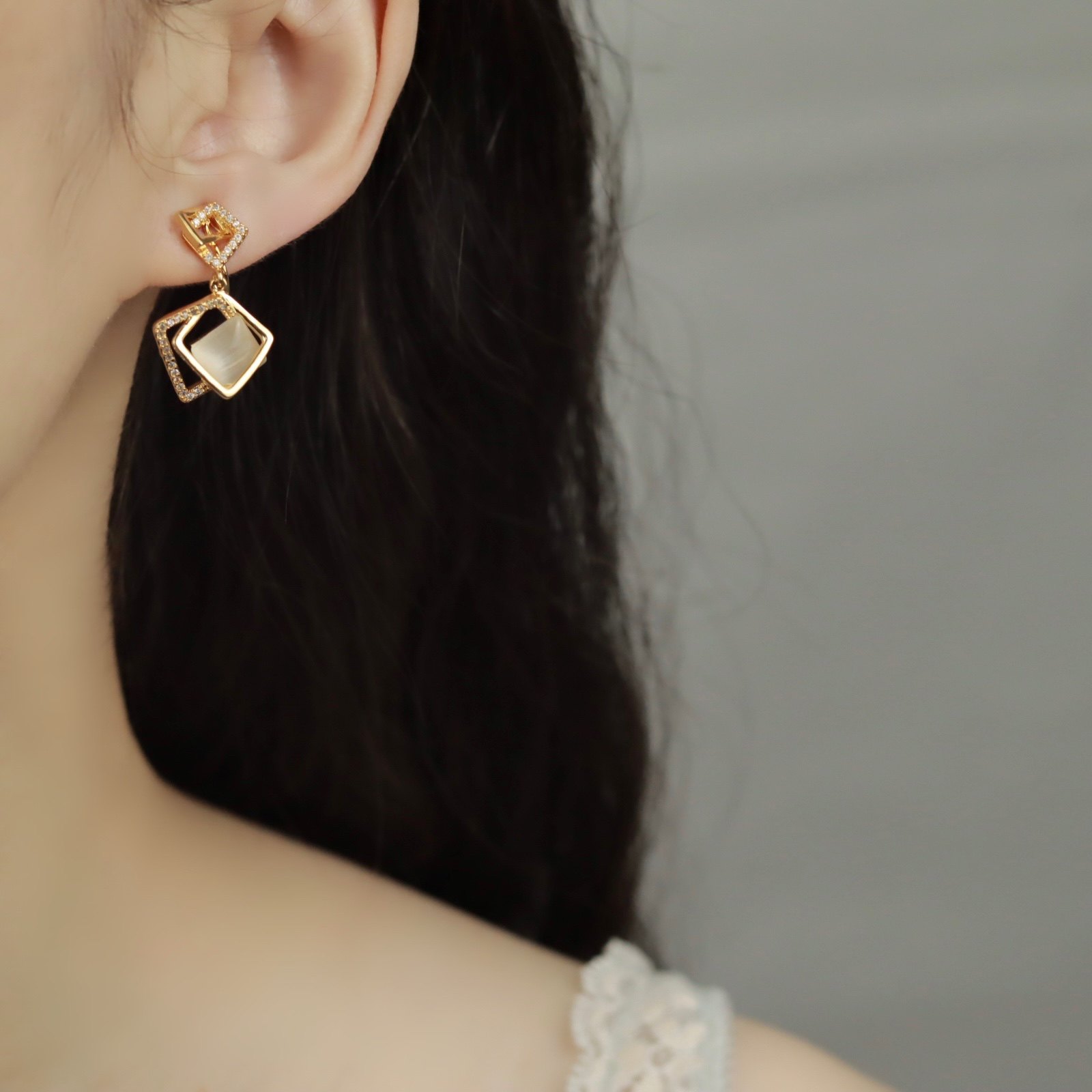 G major mosquito coil ear clip female without ear hole geometric square cat's eye zircon earrings Korean version of the temperament and high-end sense