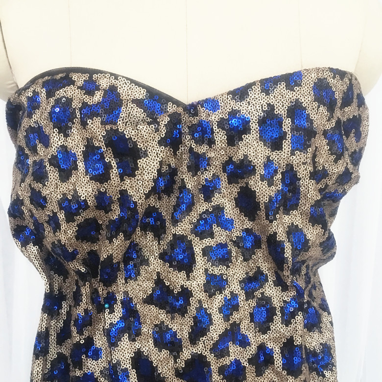 Description Picture 3 of itemSmall leopard wild personality popular queen red and blue leopard sequined fabric embroidered dress sequined fabric