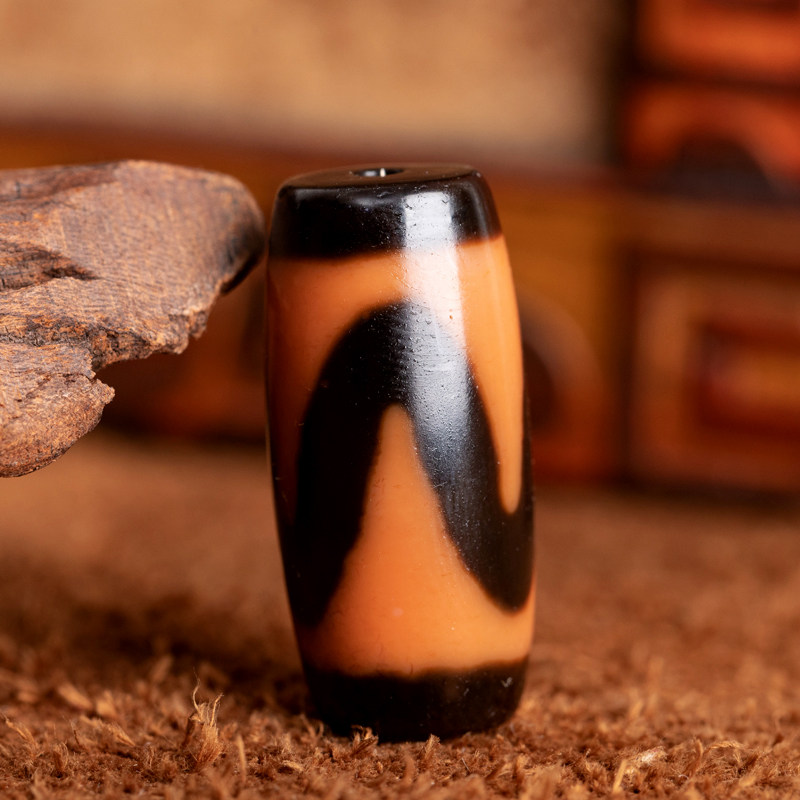 Tibetan Old Sky Pearl Necklace Tibetan True Pine Nine Eyed Heaven Heaven Pearl to Pure Tiger Tooth Shale Hand-string Accessories