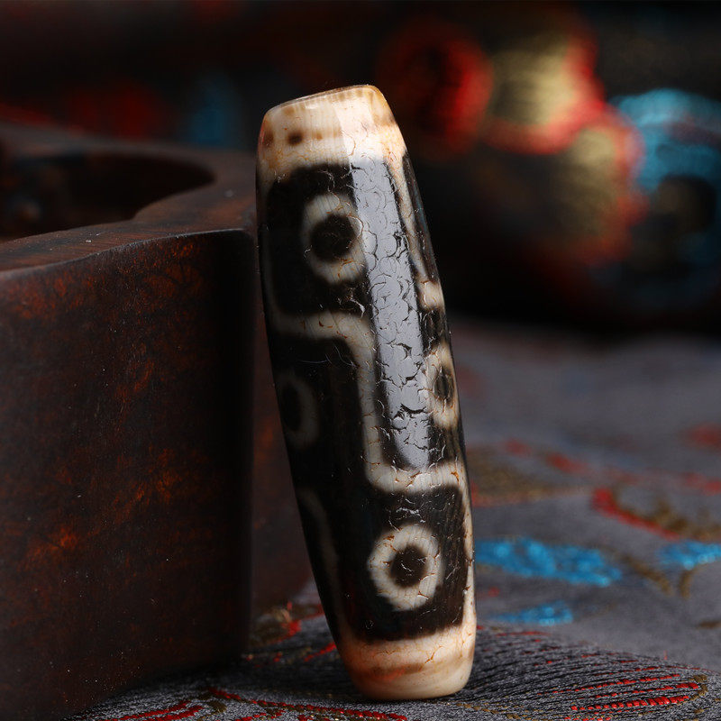 Old material chalcedony to pure Tibetan genuine nine-eye dzi necklace men and women couples collarbone chain pendant accessories