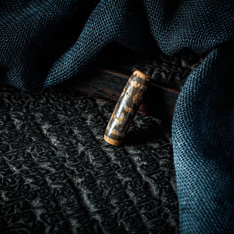 Natural old material jade medullary Manqin to pure six eyes celestial beads necklace pendant national wind lock bone chain male and female lovers