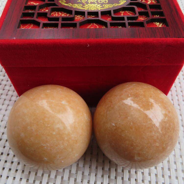 Natural rice yellow jade elderly Tai Chi fitness ball handball jade hand turned ball hand to hand a piece of hand for a birthday present