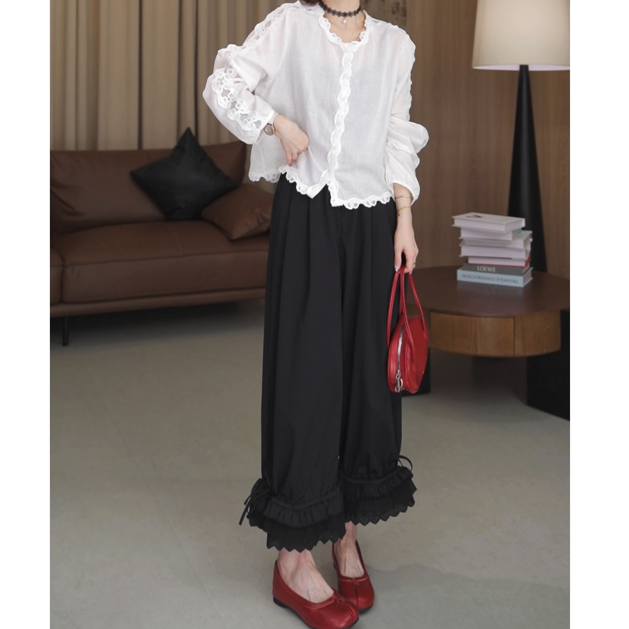 【Viviqi】レーストリムとフリル付きレディースカジュアルクロップドパンツ、伸縮性ウエスト、スリムフィット、レースアップデザイン、E968