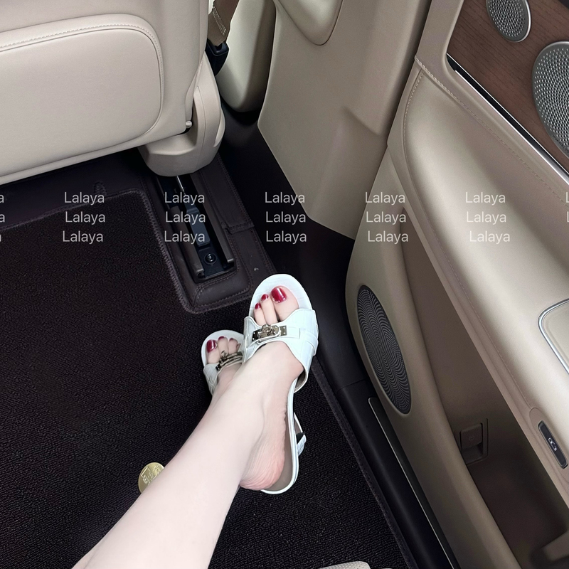 Lalaya【Korean Women's Favorite】Guse Metal Buckle High Heels That Make Legs Look Longer, Summer Sandals, Sheepskin, Korean Style, Black and White