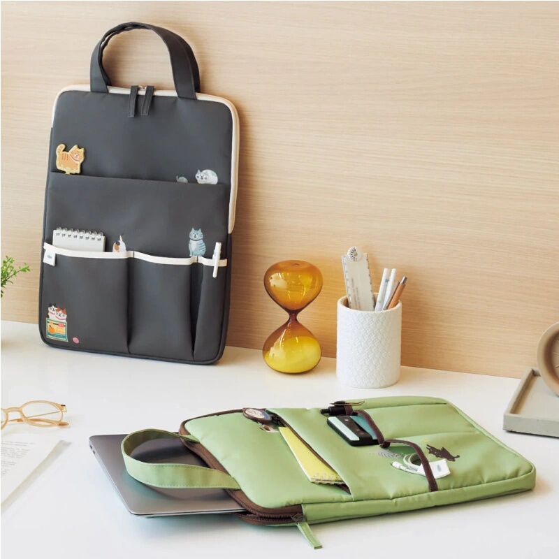 Japan Lihit Lab. Cat's Daily Cute Cat Portable Digital Bag Multifunctional Business Handbag Tablet Bag Data Cable USB Flash Drive Power Bank Notepad Handbag