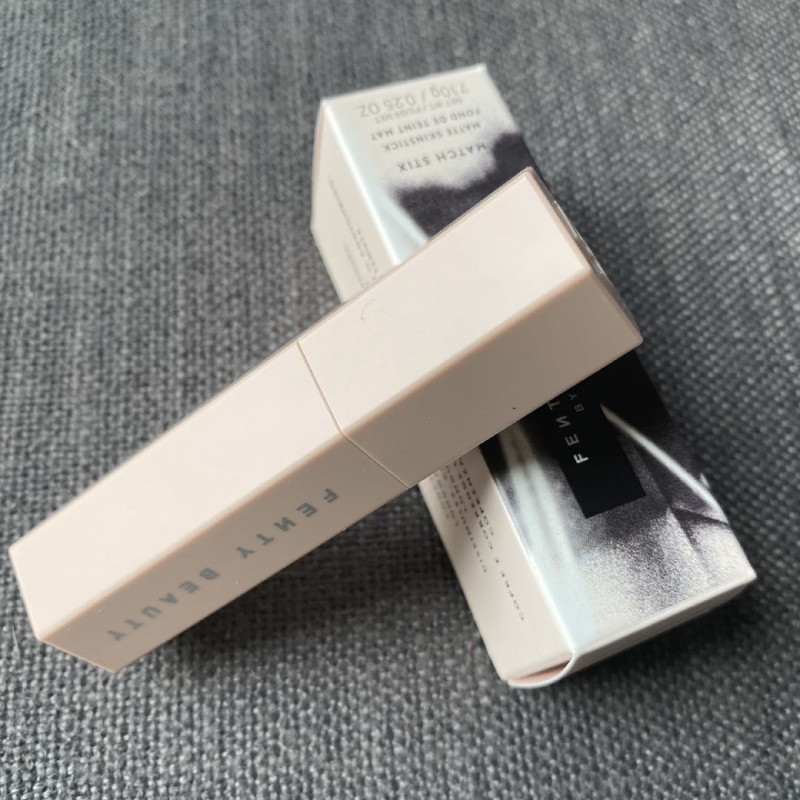 Spot Fenty Beauty Rihanna shadow Amber repair stick new highlight stick purrrl water light muscle