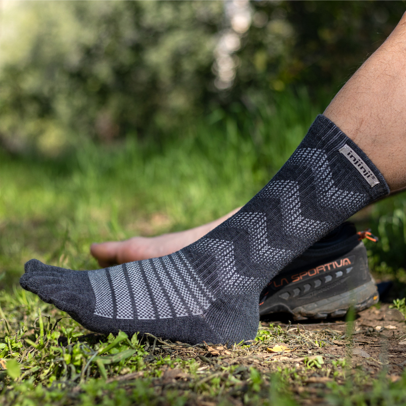 Injinji Five-Toe Socks, Mid-Calf Thickened Merino Wool Warm Socks, Sweat-Absorbent and Breathable Hiking and Mountaineering Socks