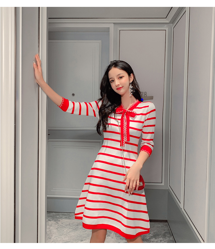 VK旗艦店 韓國小香風收腰顯瘦條紋針織長袖洋裝