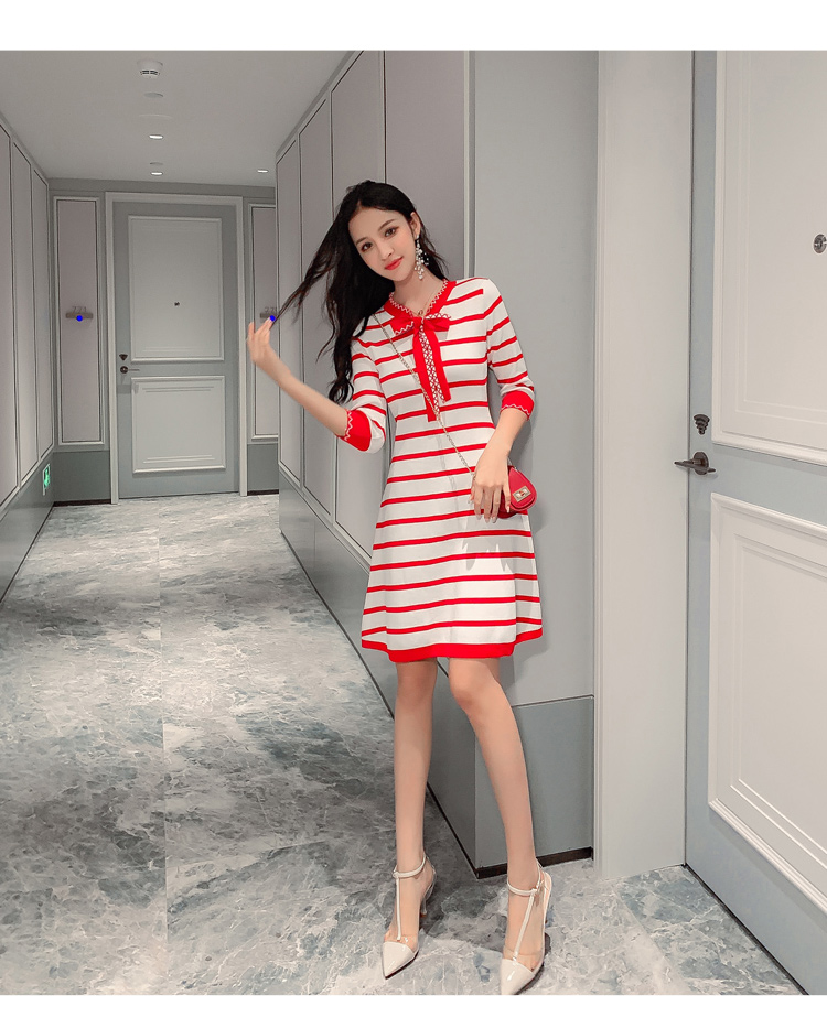 VK旗艦店 韓國小香風收腰顯瘦條紋針織長袖洋裝