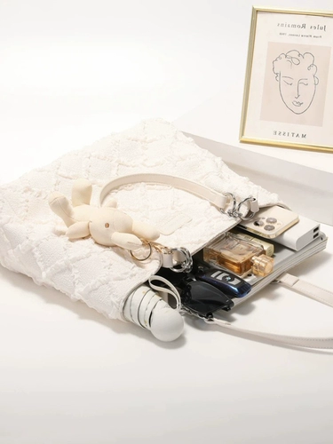 Вместительная и большая сумка на одно плечо