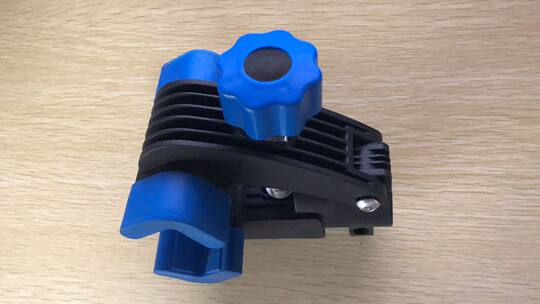 Chuck inner diameter 34mm pipe repair rack