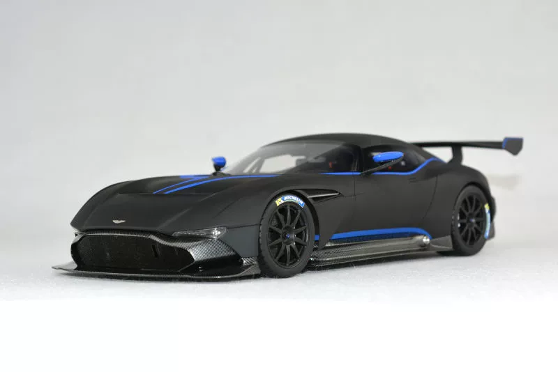 Mô hình xe mô phỏng Frontiart / AS Aston Martin Vulcan 1:18 - Chế độ tĩnh