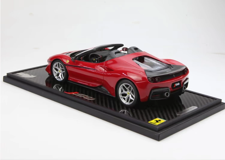 BBR 1:18 Ferrari J50 50th Anniversary Cơ sở lớn bằng sợi carbon màu đỏ với mô hình ô tô trưng bày - Chế độ tĩnh