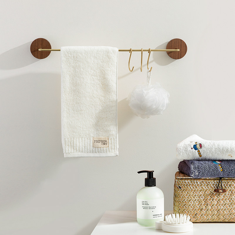 [USD 27.21] Towel rackfree holes. Towels hanging in the bathroom