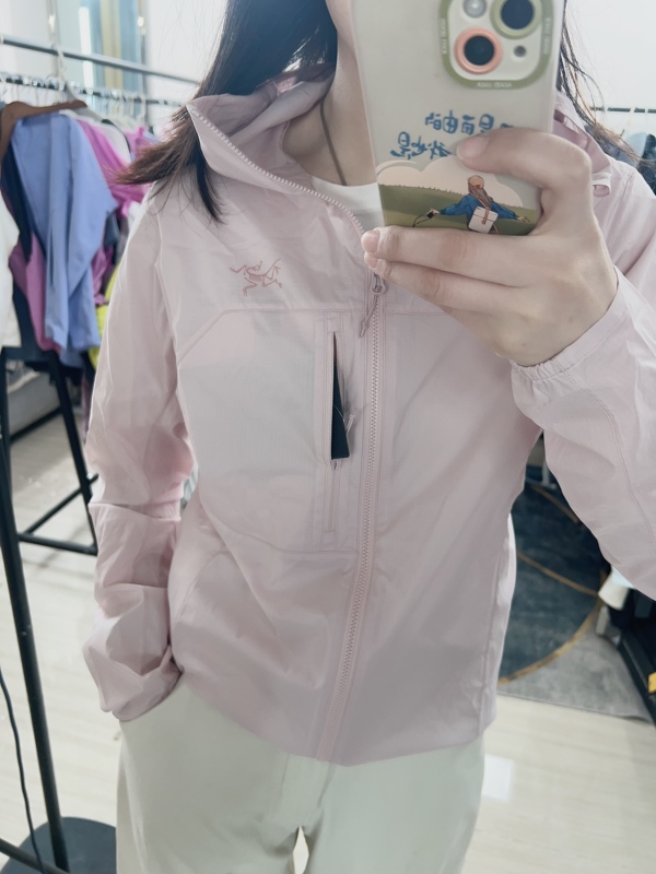 Arc'Teryx Nodin/Squamish/Sima Windshell Skin Jacket Women's Model No Returns No Exchanges Arc'Teryx Nodin/Squamish/Sima Windshell Skin Jacket Women's Model No Returns No Exchanges